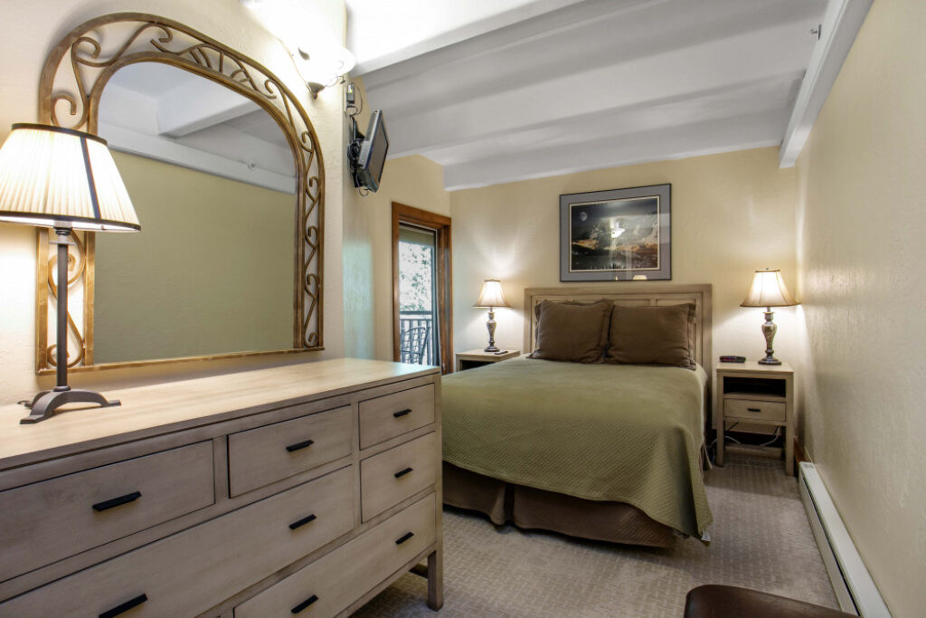bedroom of Antlers at Vail condominium 309