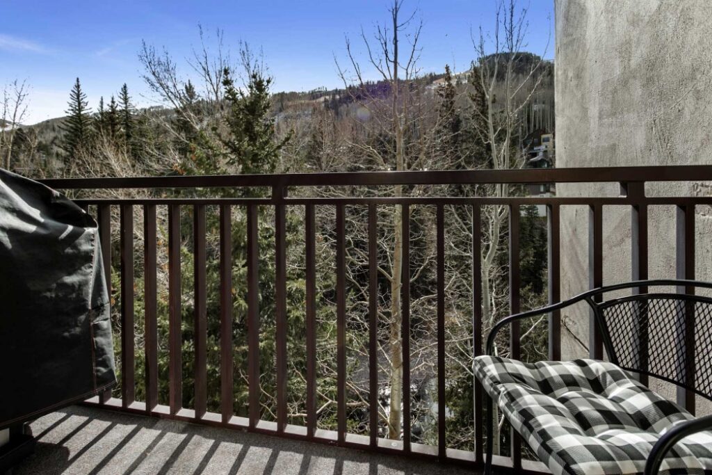 balcony seating condo 408 Antlers at Vail