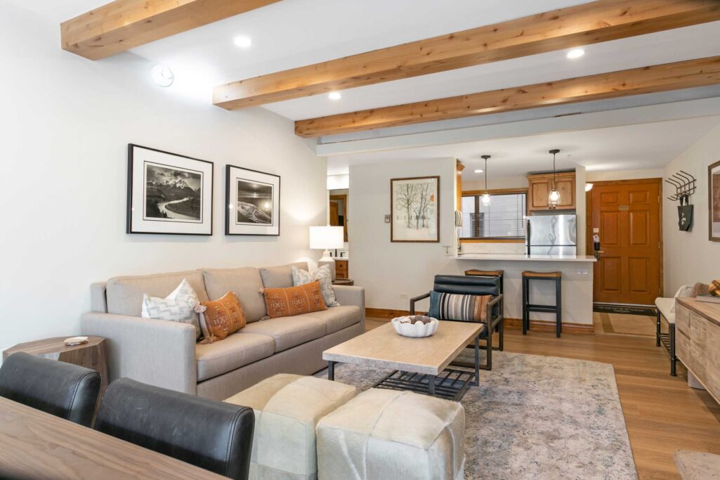 Living area of Antlers at Vail condo 311