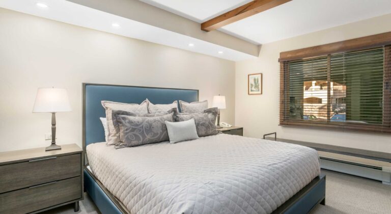 Master bedroom of Antlers at Vail condo 315