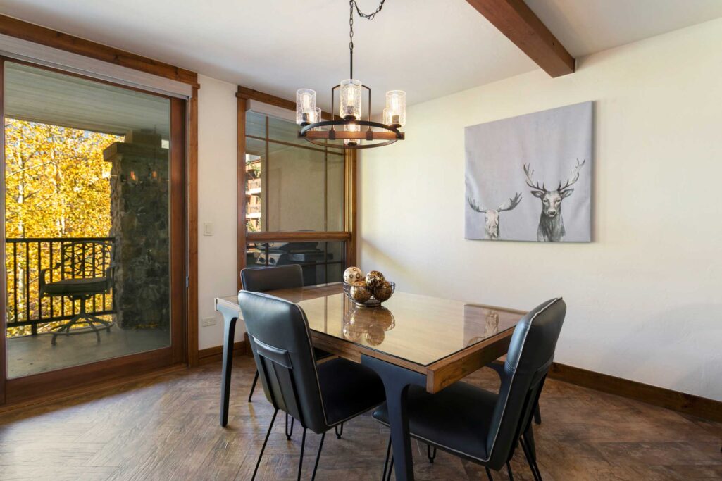 Dining room of Antlers at Vail condo 414