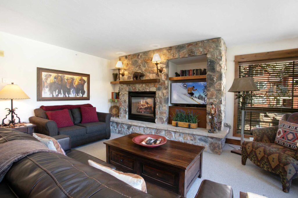 Spacious living room of Antlers at Vail condo 420