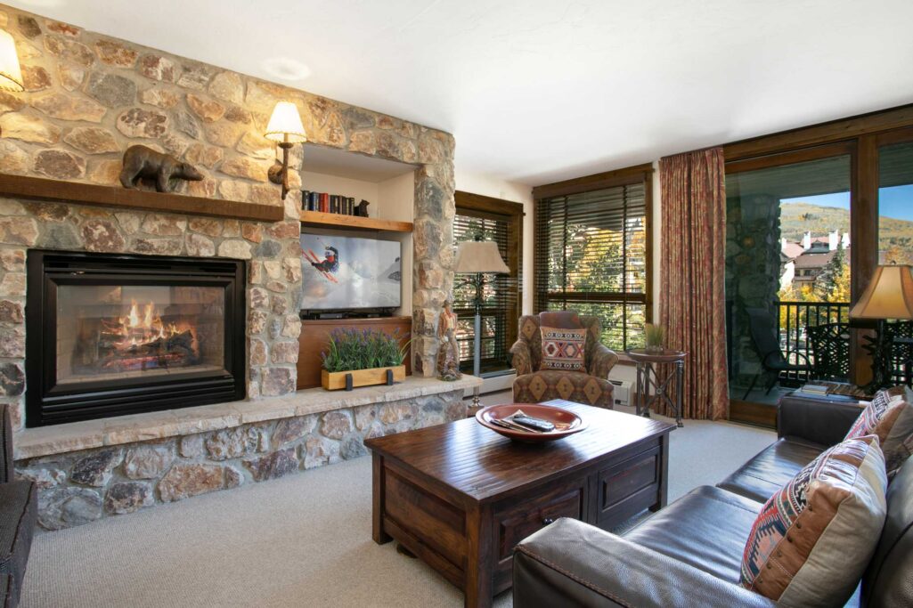 Spacious living room of Antlers at Vail condo 420