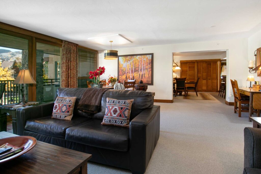 Spacious living room of Antlers at Vail condo 420