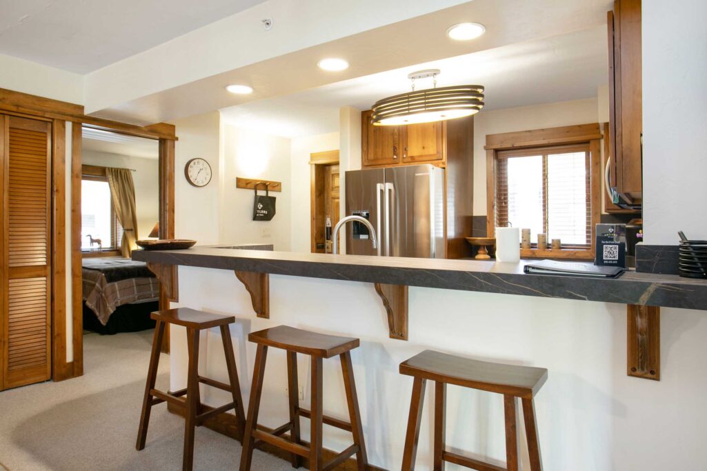 Bar and kitchen of Antlers at Vail condo 420