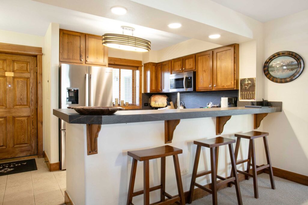 Bar and kitchen of Antlers at Vail condo 420