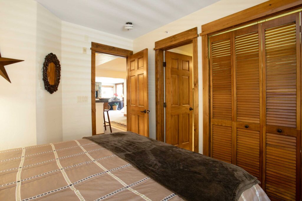 Bedroom of Antlers at Vail condo 420