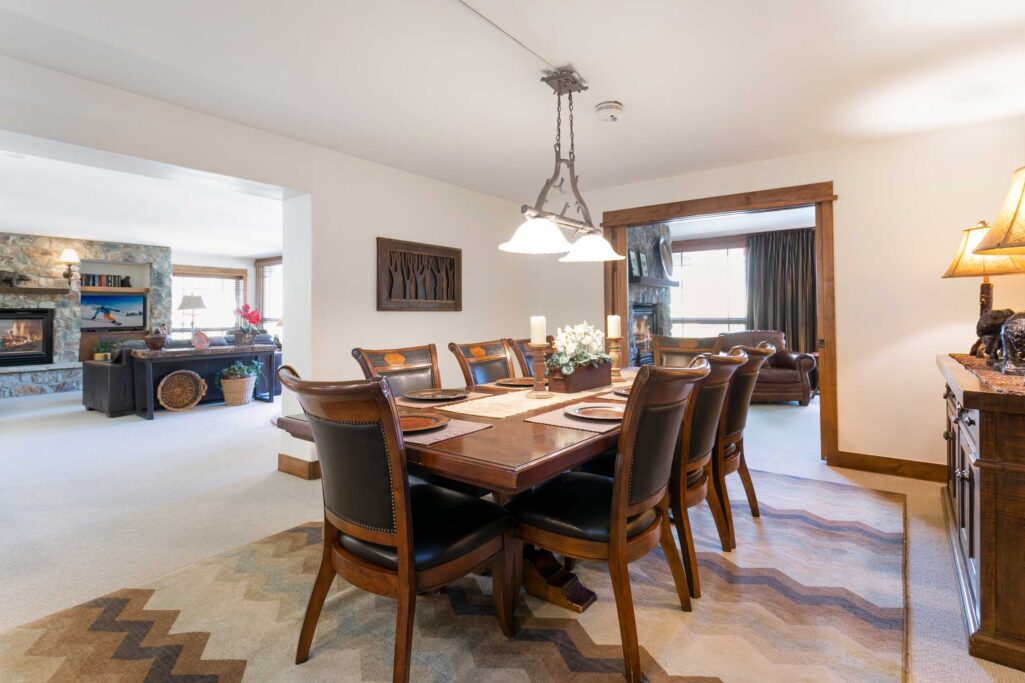 Dining area of Antlers at Vail condo 420