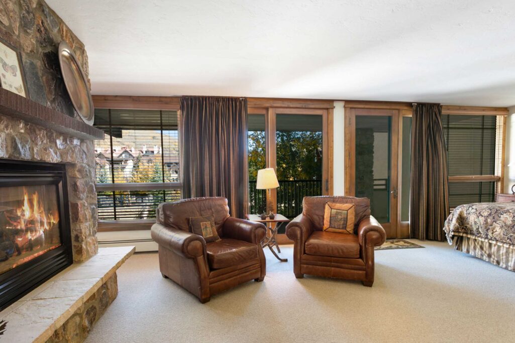 Master bedroom of Antlers at Vail condo 420