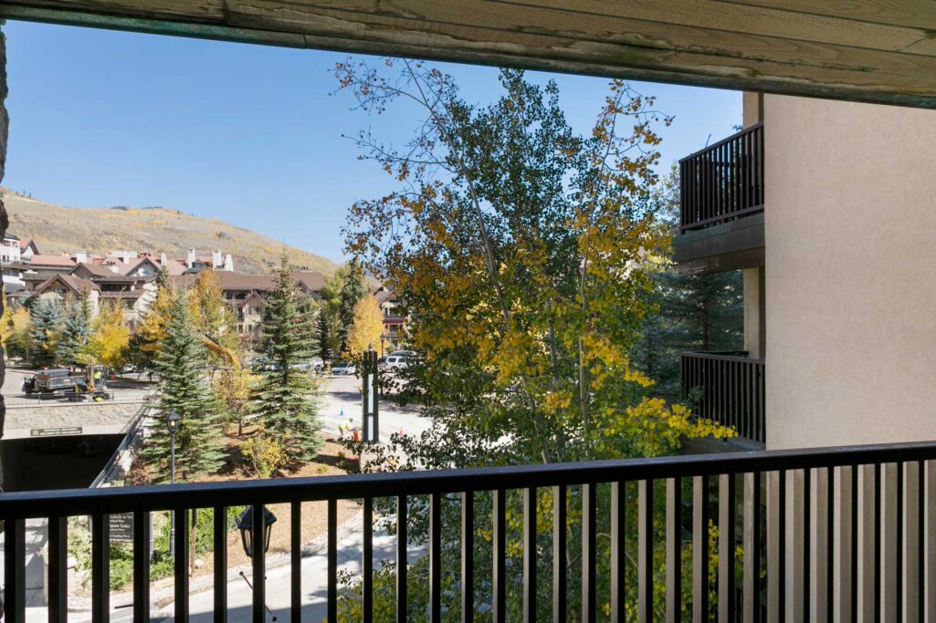 Spacious deck of Antlers at Vail condo 420