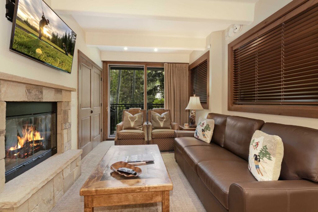Living room of Antlers at Vail condo 109