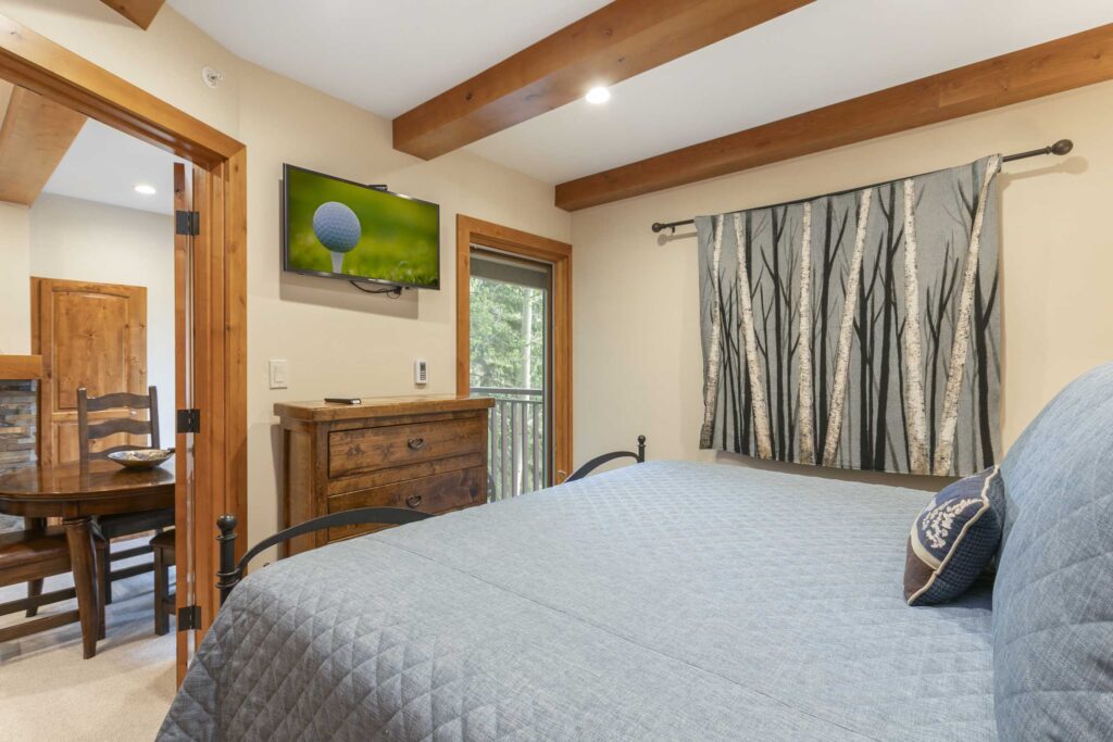 Bedroom of Antlers at Vail condo 209