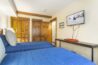 Twin bedroom of Antlers at Vail condo 315