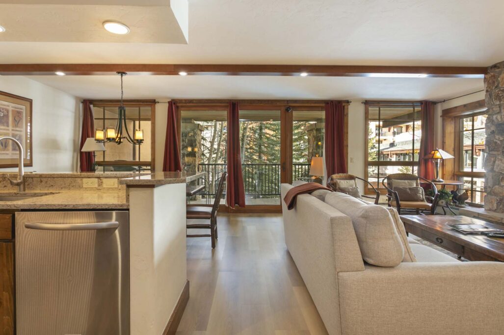 Living area of Antlers at Vail condo 418
