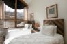Twin bedroom of Antlers at Vail residence 518