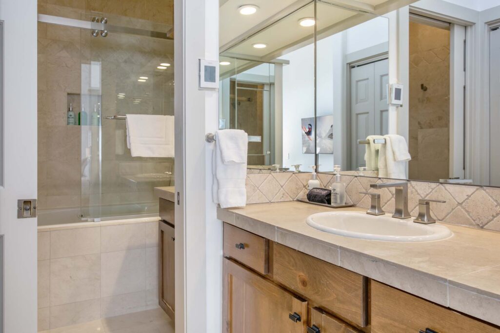 bathroom of Antlers at Vail four-bedroom diamond residence 621